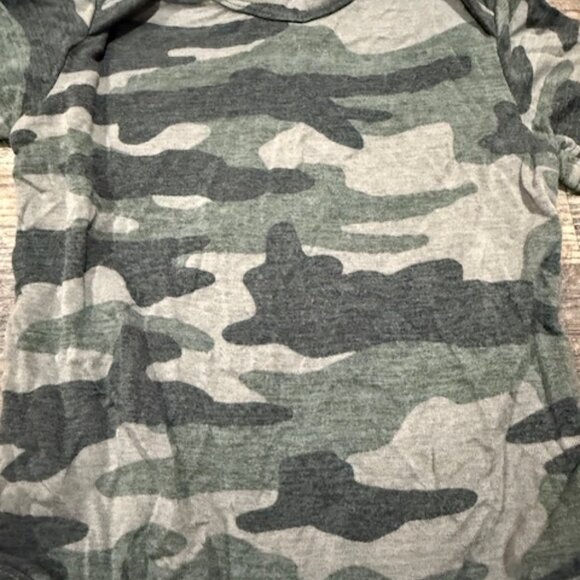 Little Sleepies 3-6 Months Camo Print Bodysuit - Picture 3 of 4